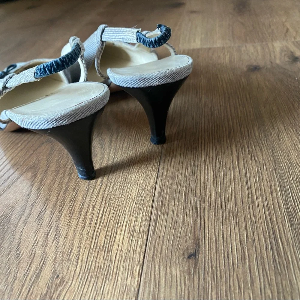 Salvatore Ferragamo Women's blue and Gray Heels - Picture 3 of 7